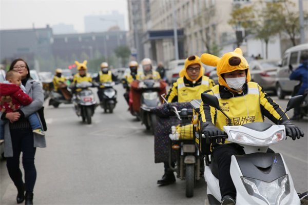 深圳外卖小哥无故砍伤订餐者，饿了么平台致歉，如何避免类似事件的发生？