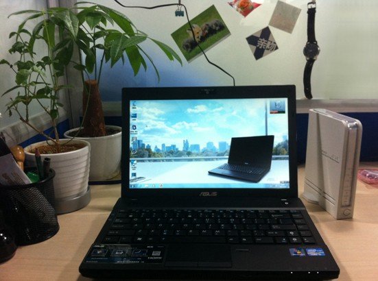 清华大学生在骑车时用电脑,本人对此有何回应?