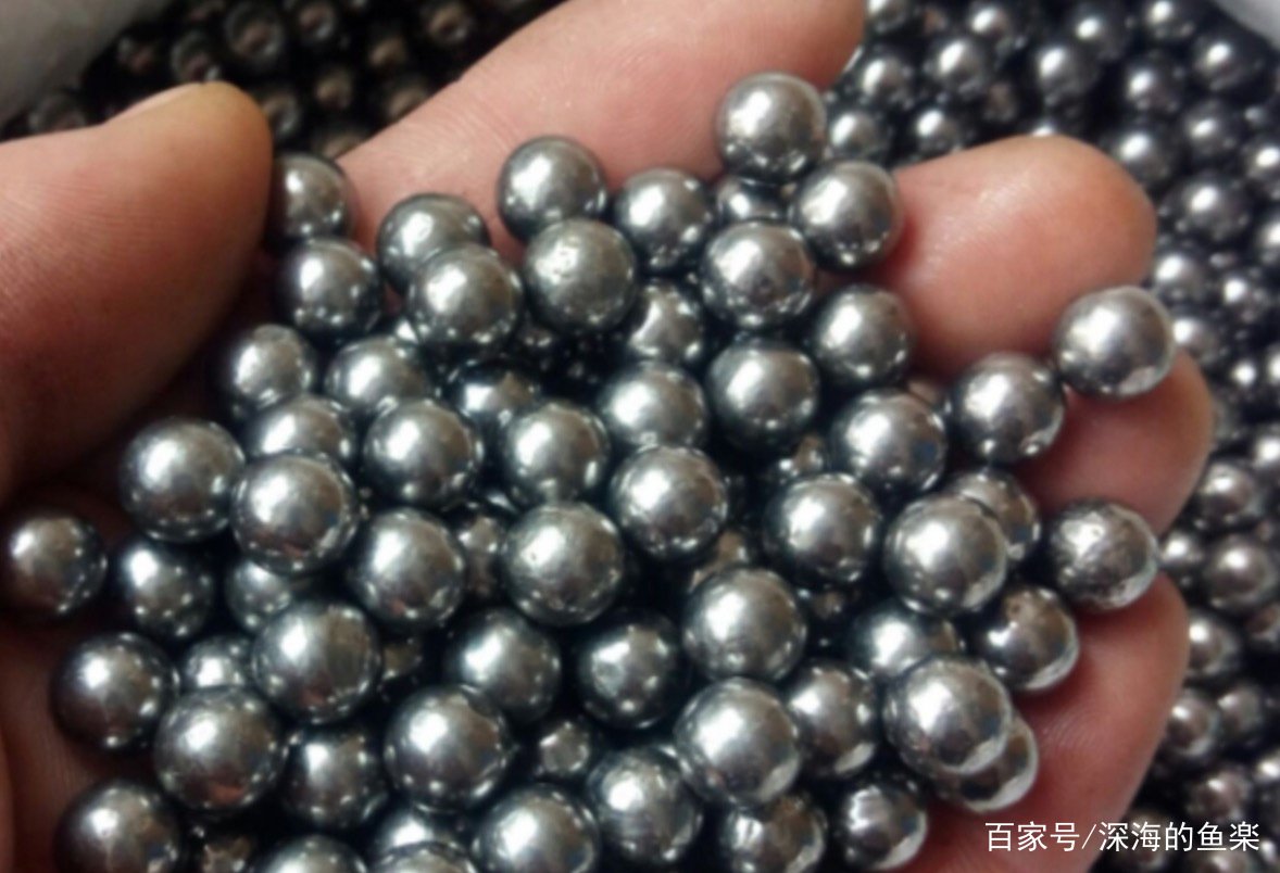 湖北武汉一小区遭近千颗钢珠袭击，嫌疑人已被抓获，嫌疑人为何疯狂作案？