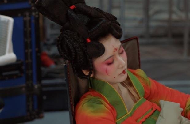 《我们这十年》讲述“我们”真实的故事,剧中哪些细节是真实事件?