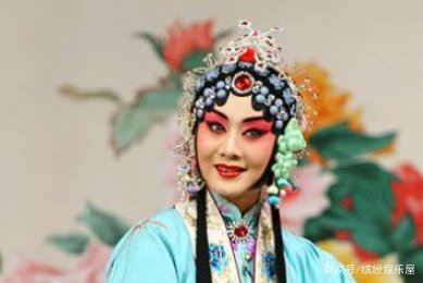 被很多人称为“京剧第一美人”的李胜素，到底是一个什么样的人？