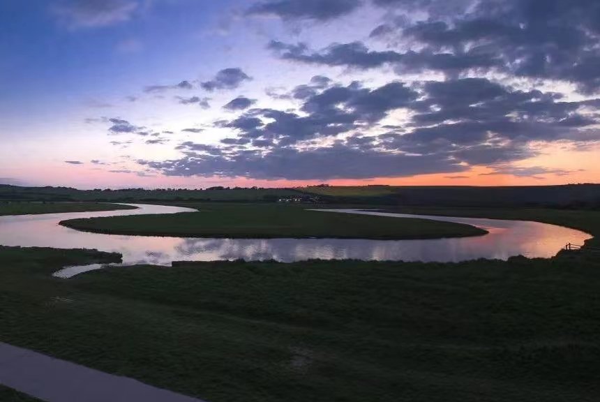 蜿蜒的近义词和反义词是什么