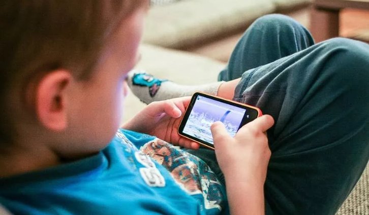 寒心！14岁少年沉迷手游被吵，报警抓父亲！警察来了吗？