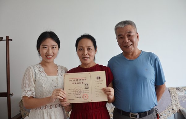 54岁妈妈考上女儿的母校!这位妈妈是怎么做到的?