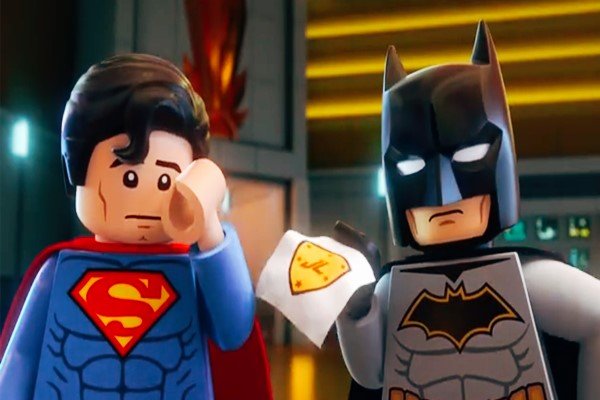 《蝙蝠侠与超人：公众之敌》这部漫画，到底讲述了什么故事？