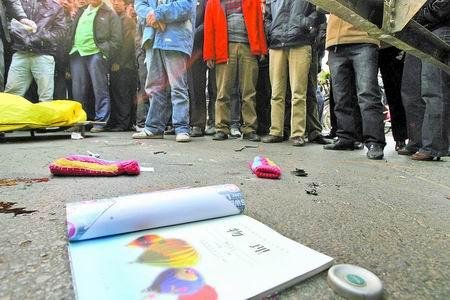 女孩上学途中遇袭，发出凄厉叫声！嫌犯被抓，她为何对孩子下手？