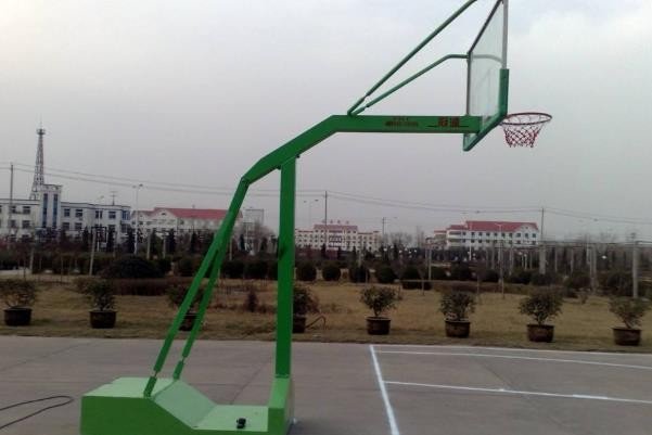 买一个篮球架要多少钱啊