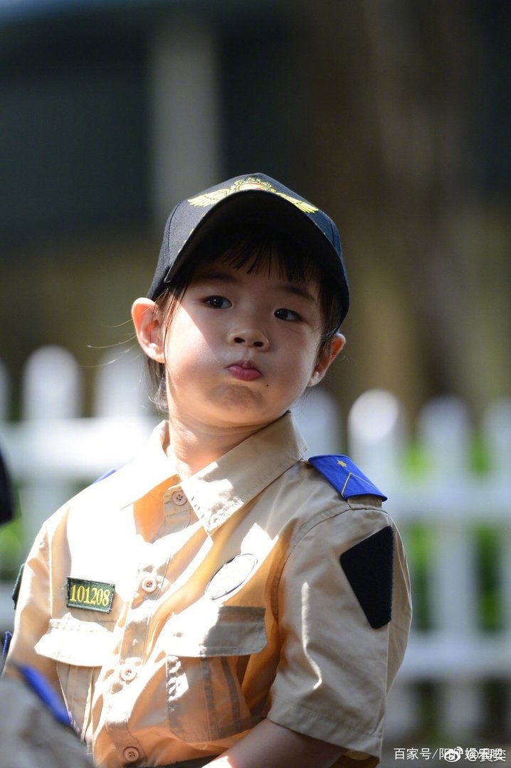 黄奕女儿爆料妈妈和男友同居,单纯人设彻底崩塌了吗?