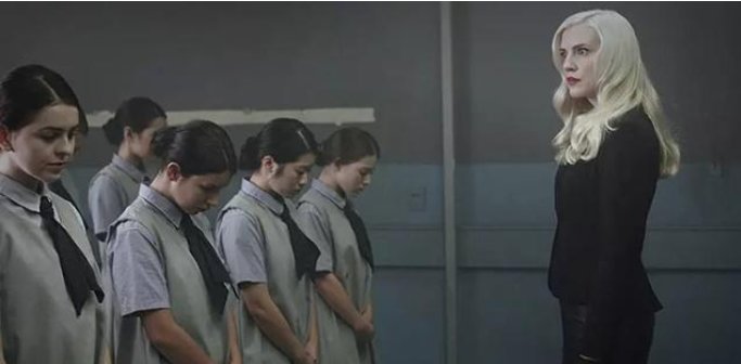 芳龄十六最后逃出来了吗