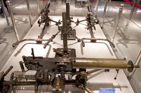 中国道士的二战的作者简介