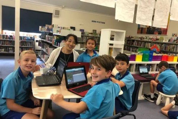 playmate什么意思