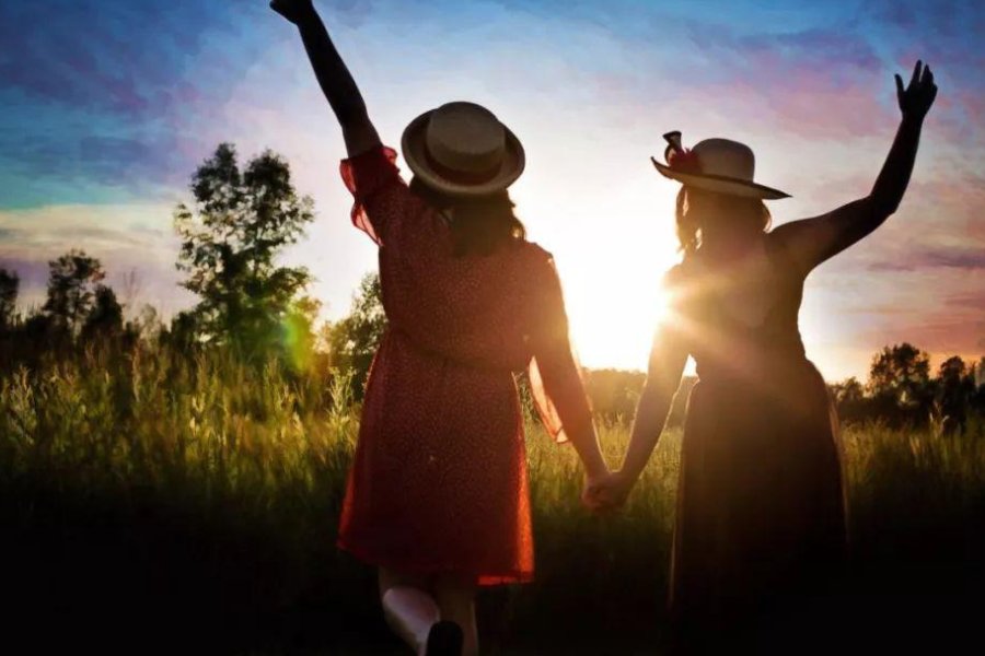 她是我的朋友英语