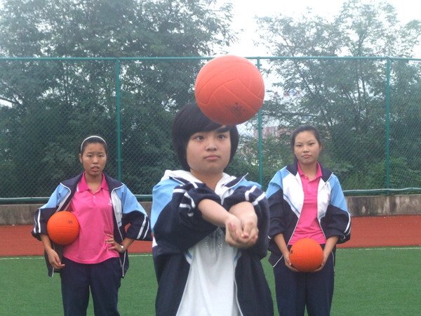 黄山市田家炳实验中学的介绍