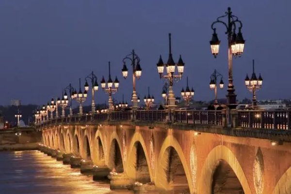 路灯好像什么写句子