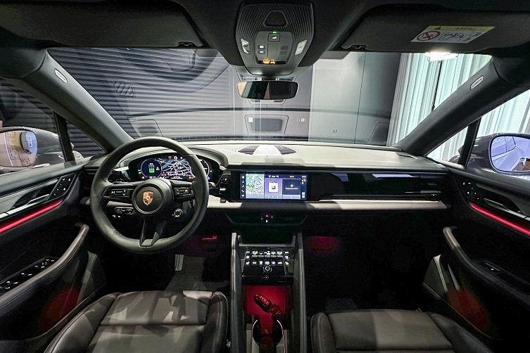 Macan纯电版亮相纽约车展，能否卷得过国产厂商？