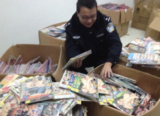 95后女鉴黄师自述：“每天都想杀了自己”，真实情况如何呢？