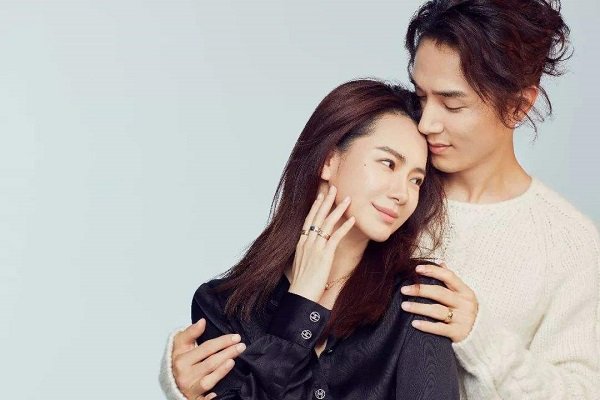 李承铉直拍戚薇坐过山车，戚薇对李承铉有没有不满？