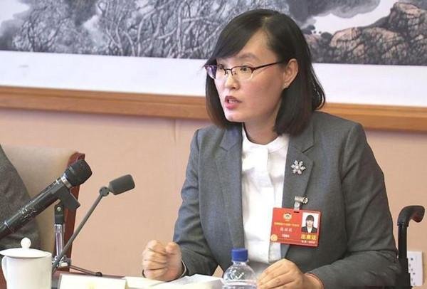 为救学生失去双腿，主动与丈夫提出离婚的教师张丽莉，后来如何？