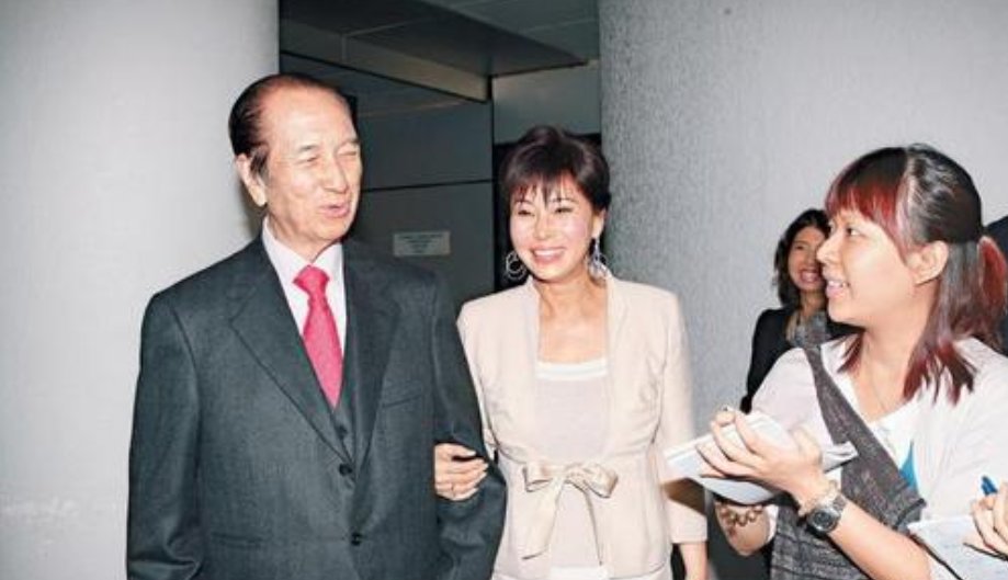 赌王一生共有四位太太，有人来讲讲他这四段情史是什么样的吗？