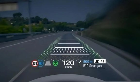 Macan纯电版亮相纽约车展，能否卷得过国产厂商？