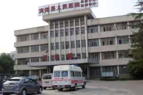 江苏一女生昏倒送医院抢救，为啥抢救一半被拉到了殡仪馆？