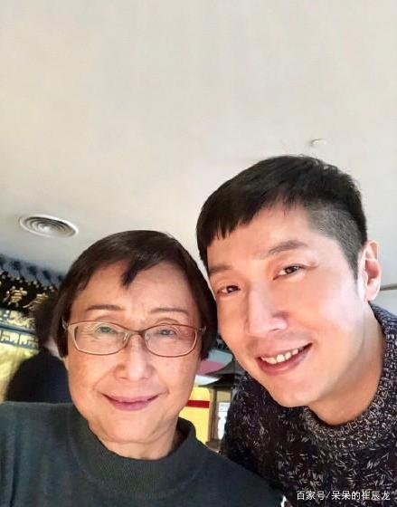 李连杰故人去世，吕良伟甄子丹发文悼念，李连杰为什么却没动静？