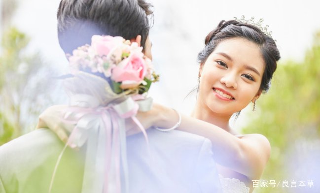 女人最喜欢的3种拥抱方式，你抱对了吗？