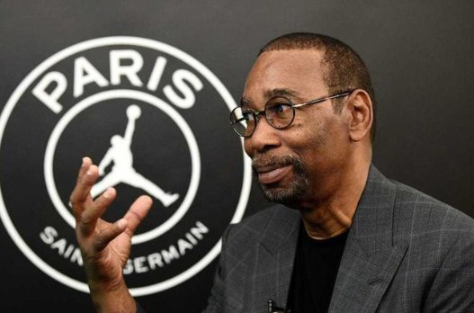 耐克乔丹总裁承认在56年前杀过人，56年前的他是个怎样的人？