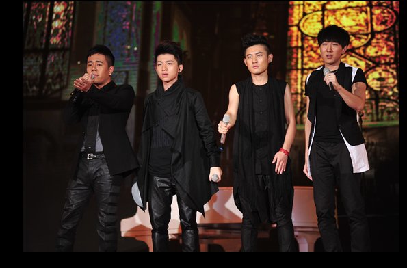 歌词 给我一个理由 让我不在为你等候 是什么歌？