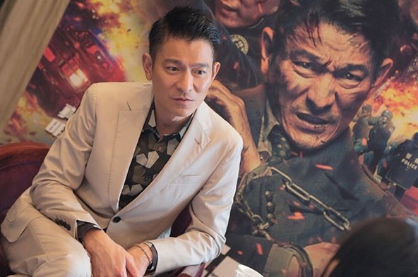 爱火烧不尽歌曲原唱