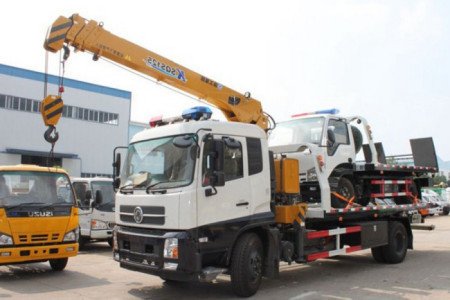 道路事故救援拖车多少钱