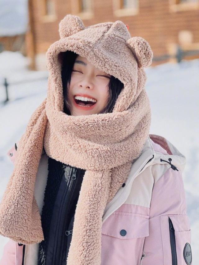 北京突然下雪,众女星晒雪景比美,谁的造型令你印象深刻?