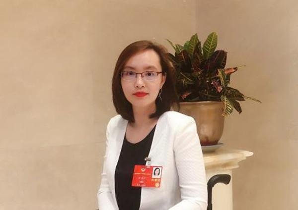 为救学生失去双腿，主动与丈夫提出离婚的教师张丽莉，后来如何？