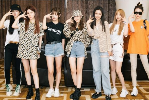 硬糖少女这个组合果然是兄弟团，说说这是一个什么梗？