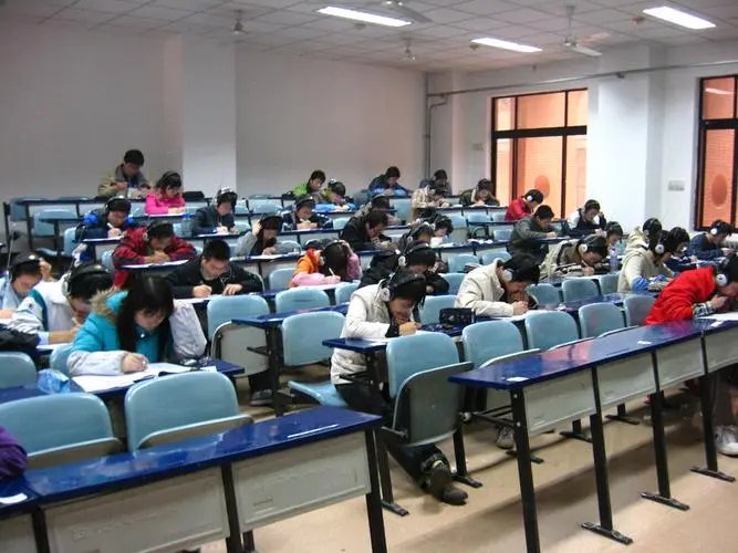 英语bec考试报名时间