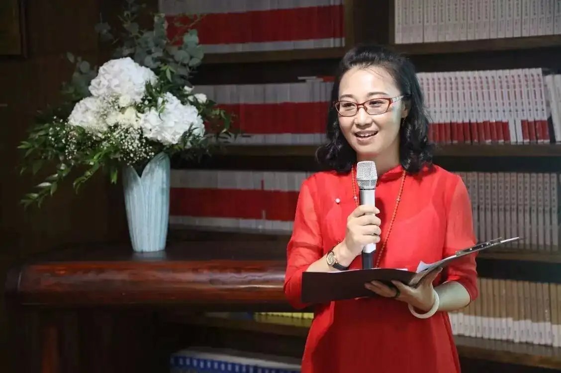 知名女基金经理回应征友“颜值要前20%”，她的征友标准为何会引发热议？