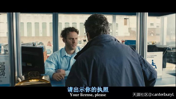 有一部外国电影，演的是一个爆破工程师的车老被拖走，很多次以后他给车里放了炸弹故意让人拖走，最后把拖