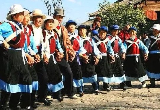 丽江三部曲椅子舞有哪些？