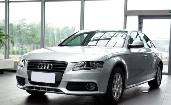 买奥迪a4分期。大约首付多少，利息是多少。怎么算？