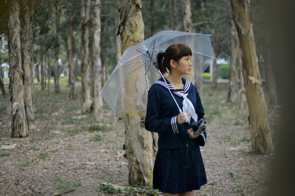 电视中的日本小女生都穿着校服，为何她们的校服这么短？
