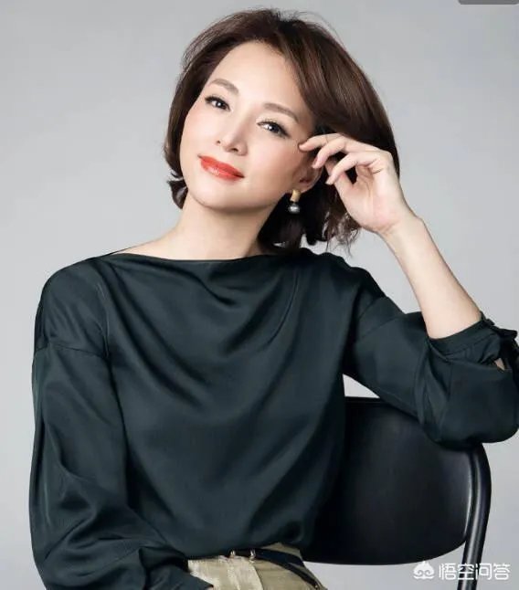 如何评价董卿的长相?