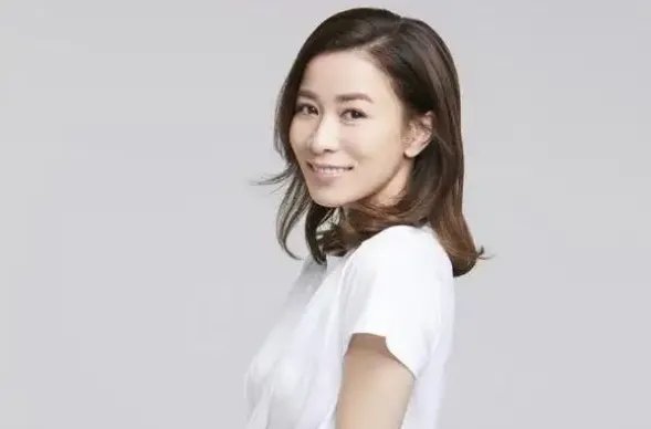 佘诗曼连发百条微博回信,双向奔赴的偶像和粉丝有多美好?