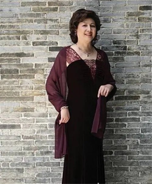妈妈参加婚礼服装图片 妈妈怎么搭配服饰好看