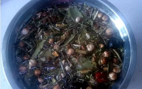 重庆火锅底料的做法是怎样的？