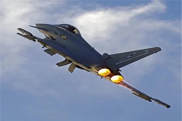 世界上最先进的战机排名:中国歼二十上榜 多个来自美国