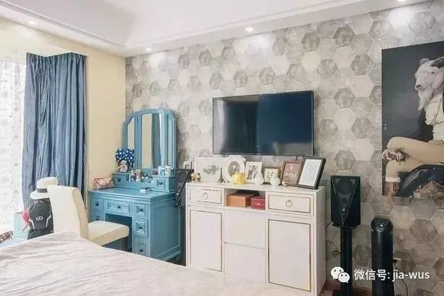 卧室梳妆台应该怎么放?这几点告诉你