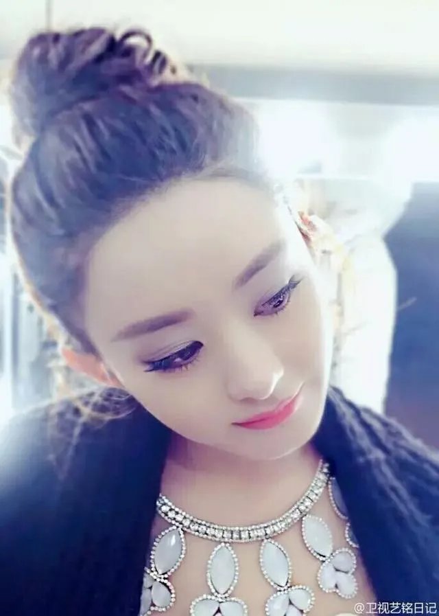 何炅和赵丽颖的关系好吗?