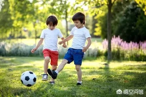 家里小男孩和小女孩多久能分开睡?