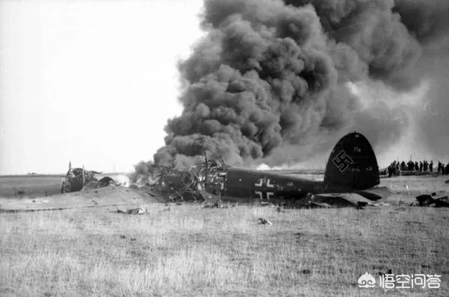 二战初期德国空军那么强大，为什么不列颠空战却输给了英国？