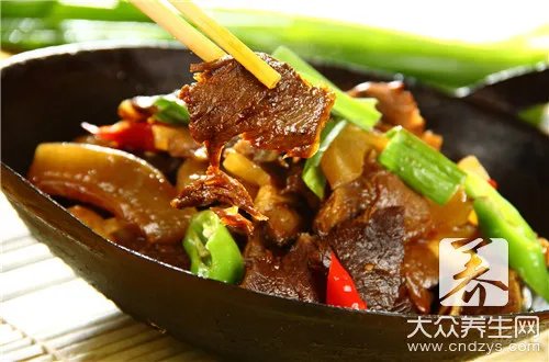 不粘锅有划痕有毒吗